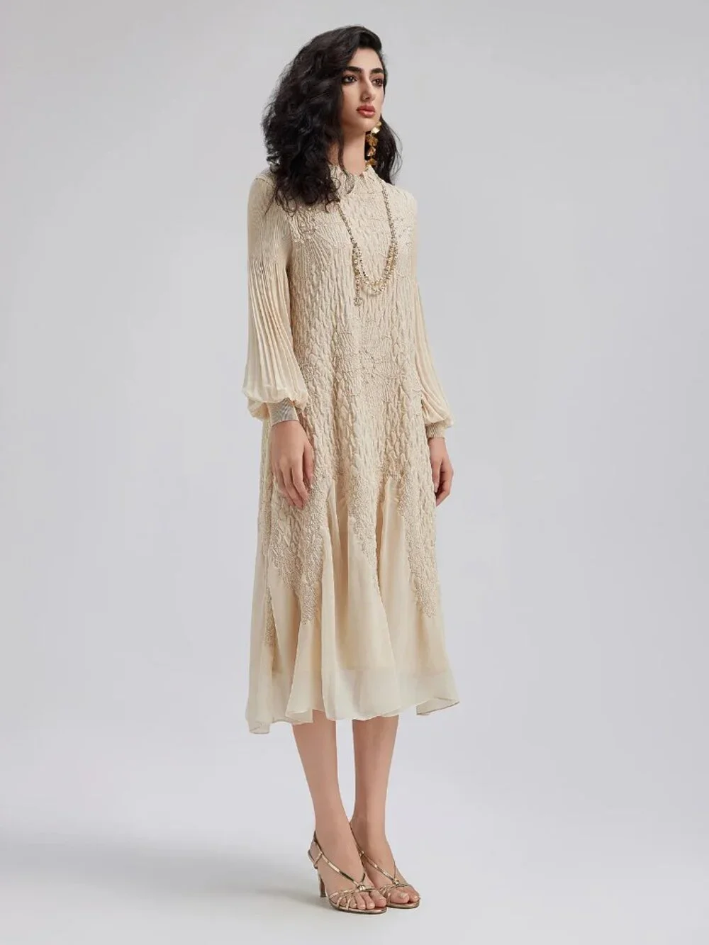 Rich Radi Q'S Round Neck Pleated Loose Embroidered Dress - Picture 7 of 15